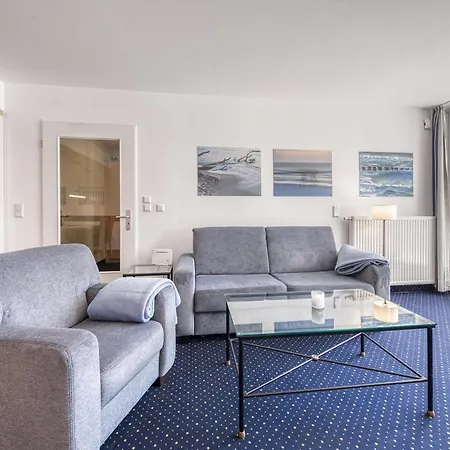 Strandrose An Der Seebruecke